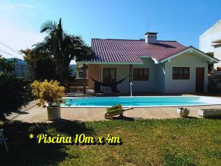 Casa com Piscina Gigante, Lareira e Churrasqueira - Campo Bom - 0