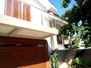 Casa com Piscina Gigante, Lareira e Churrasqueira - Campo Bom - 1