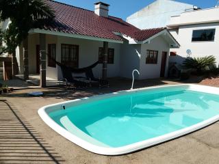 Casa com Piscina Gigante, Lareira e Churrasqueira - Campo Bom - 6