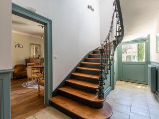 Maison de maître avec jardin, spa et parking au cœur de Châteauroux - FR-1-591-322 - 2
