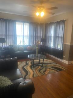 Luxury 3BR, 1BA-5mins from Hyde Park - Chicago - 0