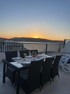 Seafront Penthouse with Large Terrace and Panoramic Views-Mellieha Bay Ghadira - Is-Sellum - 2