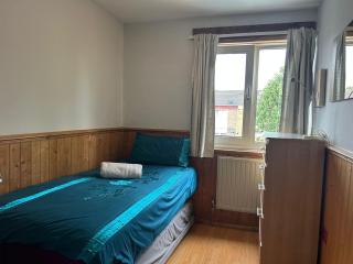 Welcoming Whole Home near Excel - 6