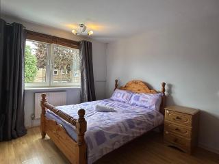 Welcoming Whole Home near Excel - 5