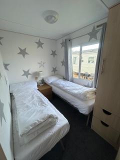 6 Berth Caravan For Hire By The Beach In Heacham, Norfolk Ref 21038C - Heacham - 2