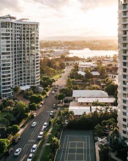 The Crest Apartments - Gold Coast - 9
