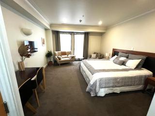 Spacious City Studio Stay - Modern with Extras - Auckland - 0
