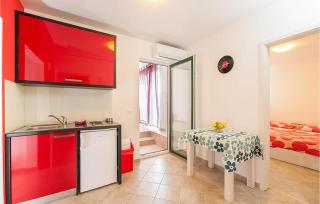 2 Bedroom Amazing Apartment In Povljana - 1