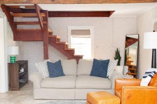 2 Blocks to riverfront | 48" Firepit | Turf Yard - Wilmington - 7