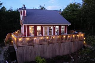Spring Deals! | Hiking Trails | Walk 2 Fred's Deli - Beech Mountain - 0