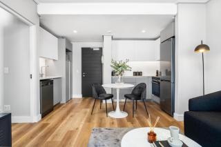 Coastal Luxe 1-Bed Escape - 9