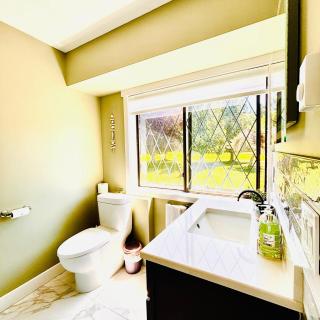 Oceanside Manor - Golf Course View - Qualicum Beach - 2