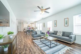 Modern Home Minutes from Downtown & SMF Airport - Sacramento - 0