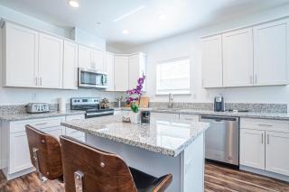 Modern Home Minutes from Downtown & SMF Airport - Sacramento - 9