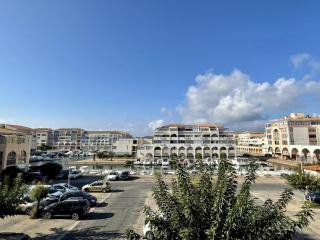 Spacieux trois pièces avec loggia vitrée et parking sécurisé - FR-1-338-524 - Sète - 1