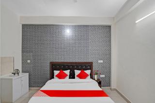 Hotel O Avs Hotel & Restaurant - Noida - 0