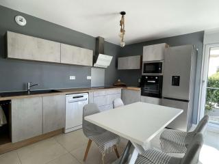 Appartement T3 neuf avec terrasse et parking proche plage - FR-1-308-210 - Le Lavandou - 7