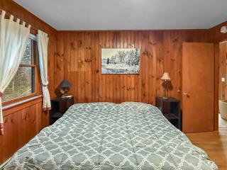 Delightful Cabin in Maine Woods - - 9