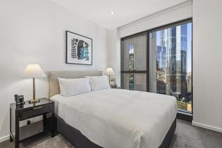 Elegant Southbank Escape Apartment with Balcony - Melbourne - 9