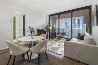 Elegant Southbank Escape Apartment with Balcony - Melbourne - 1