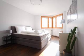 Designer Apartment I 2-BR I Shopping I Wifi I High-End - 1