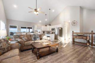 A Birds Eye Bridge View - 5 BDR with Private Hot Tub - Kimberling City - 2