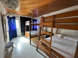 Casa Hostal Disfrutar casa cerca la playa Gaira, playa Rodadero, playa Salguero - Santa Marta - 3