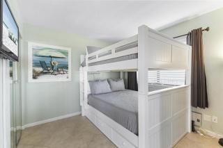 New Listing-Pristine Cozy Ocean Penthouse Condo - Marco Island - 2