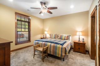 Serenity Escape by the Lake - Condo for 6 with Resort-style Amenities - 7