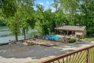Serenity Escape by the Lake - Condo for 6 with Resort-style Amenities - 5