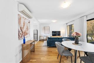 Stylish 2br Urban Retreat - Perth - 1