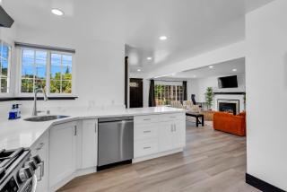 Spacious 3BR 2BA Family Stay - Oakland - 2
