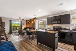 Time Traveler Suite - Private Balcony - Branson - 1