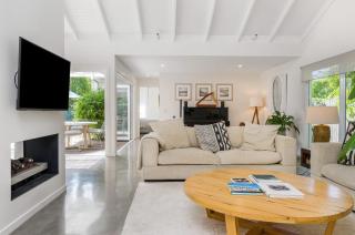 Beachside Suffolk Oasis and Pool - 5