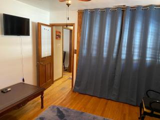 Charming Tarzana Retreat - Cozy 2 Bedroom Home - Stadtteil Tarzana - 2