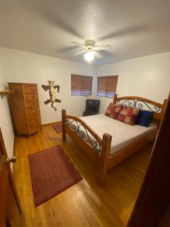 Charming Tarzana Retreat - Cozy 3 Bedroom Home - 9