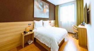 IU Hotel Chongqing Jiangbei International Airport - 3