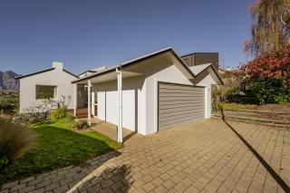 Hensman House - Queenstown Holiday Home - 4