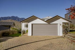 Hensman House - Queenstown Holiday Home - 3