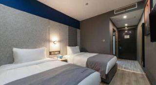 LANO Hotel Shandong Qingdao Jimo District Baolong Square - Qingdao - 8