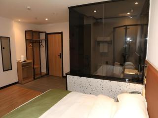 Green Tree Inn Express Inner Mongolia Ulan Qab High-Speed Railway Station - Ulanqab - 2