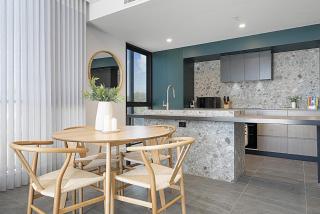 Spacious 2-Bed Apartment with Rooftop Views - North Fremantle - 2