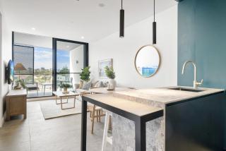 Chic 1-Bed Escape in Fremantle with Parking - 3