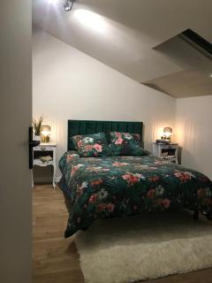 Loft 90m2 avec spa chauffé unique à Lyon - Lione - 9