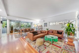Salty Oasis, Bondi Beach Isyd - Sydney - 9