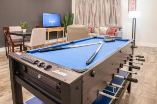 Spacious 4br Home King Suite Game Room Ac - Filadelfia - 1
