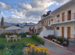 Hotel Sindhu Ladakh - Leh - 8