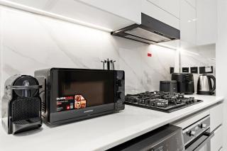 Chic Studio with Balcony and Gym at JVC - 2