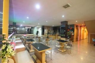 Lovina Inn Penuin Hotel - Nagoya - 8