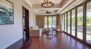Poly Phoenix Hotel - Sanya - 8